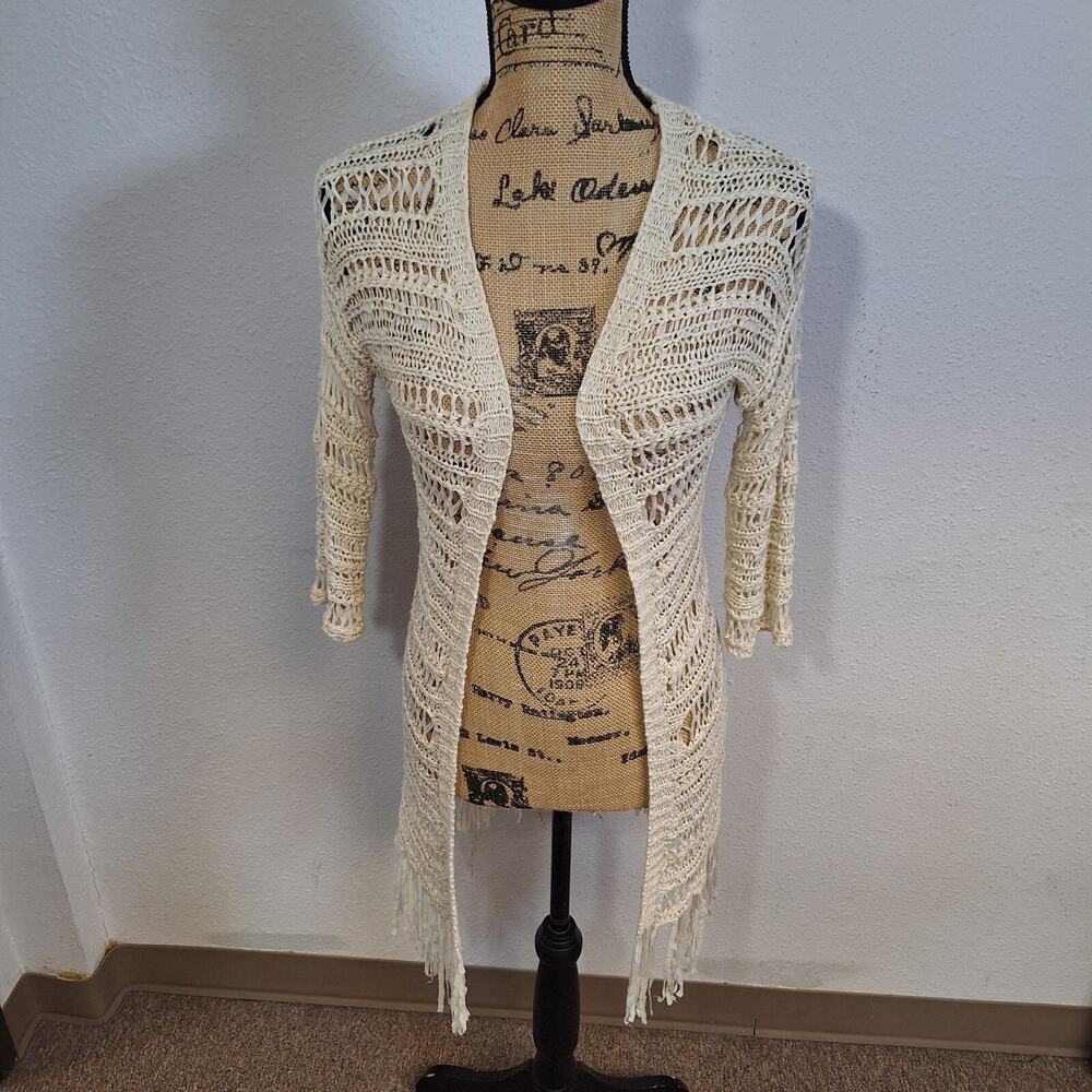 Daytrip Tape Yarn 5" Fringe Flyaway Cardigan Sweater Size Small Cream 3/4 Sleeve
